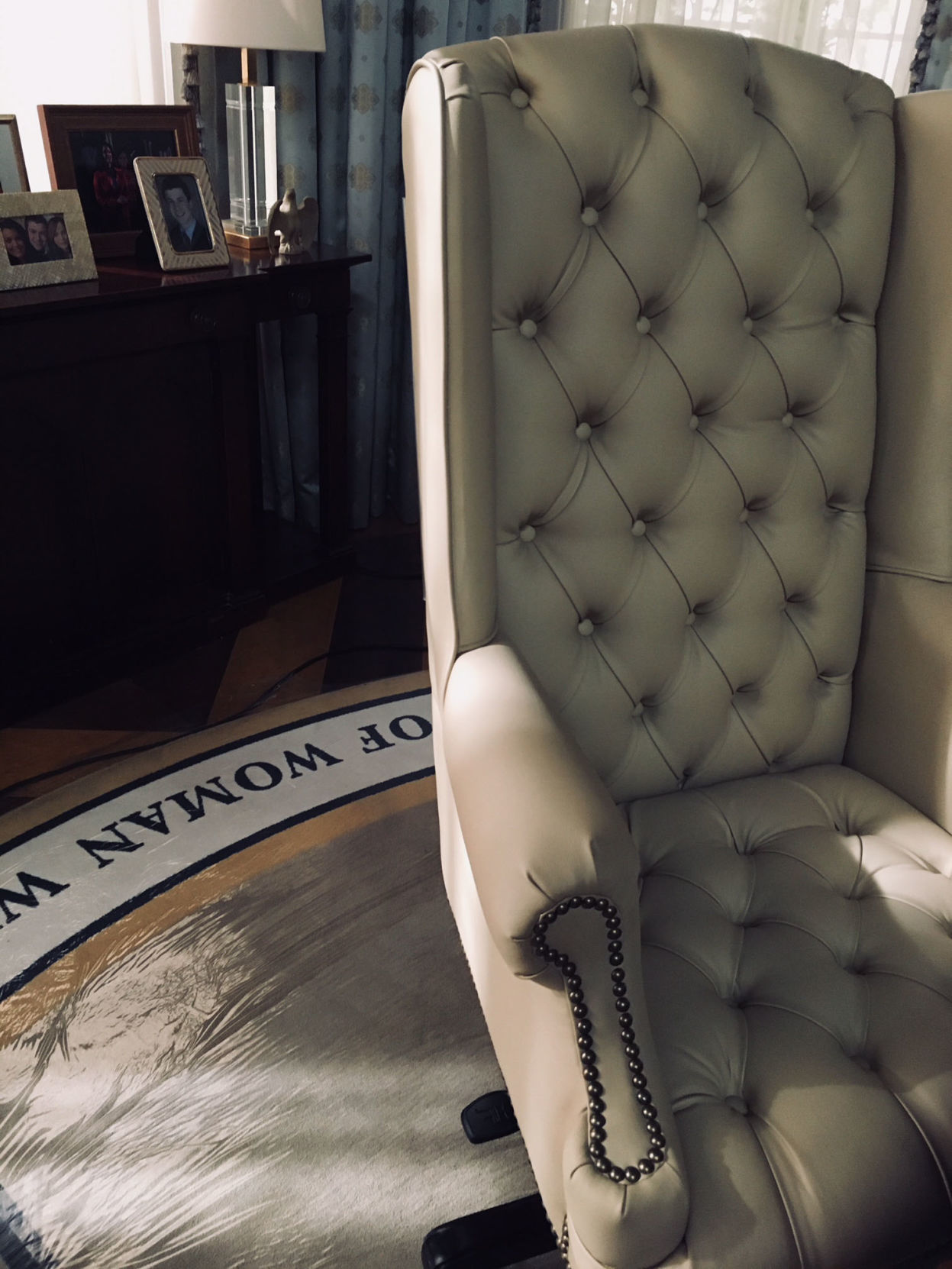 Mellie chair